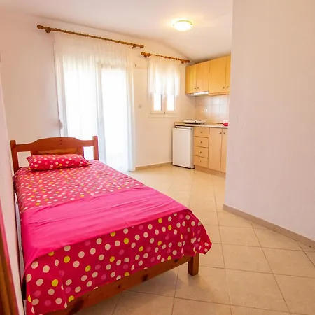 αnemos Vrasná