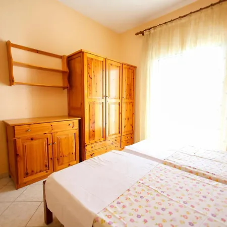 αnemos Hotel apartamentowy Vrasná