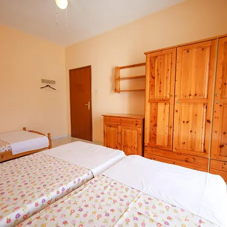 αnemos Hotel apartamentowy Vrasná