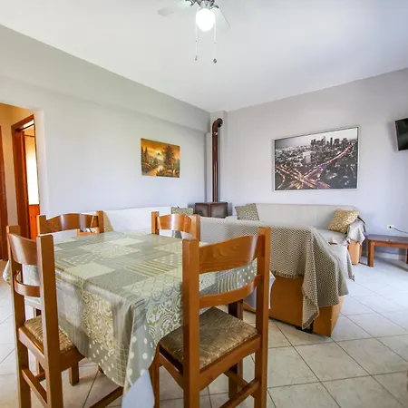 αnemos Hotel apartamentowy Vrasná