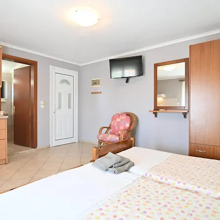 αnemos Hotel apartamentowy Vrasná