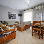 Ξενοδοχείο με διαμερίσματα Αnemos Beach Vrasna Βρασνά