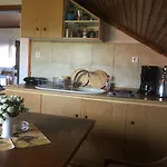 Ξενοδοχείο με διαμερίσματα Αnemos Beach Vrasna Βρασνά